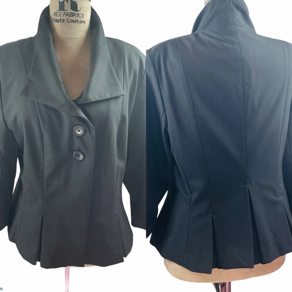 Isaac Mizrahi Cropped Sleeve Pleated Suit Jacket - Picture 11 of 11